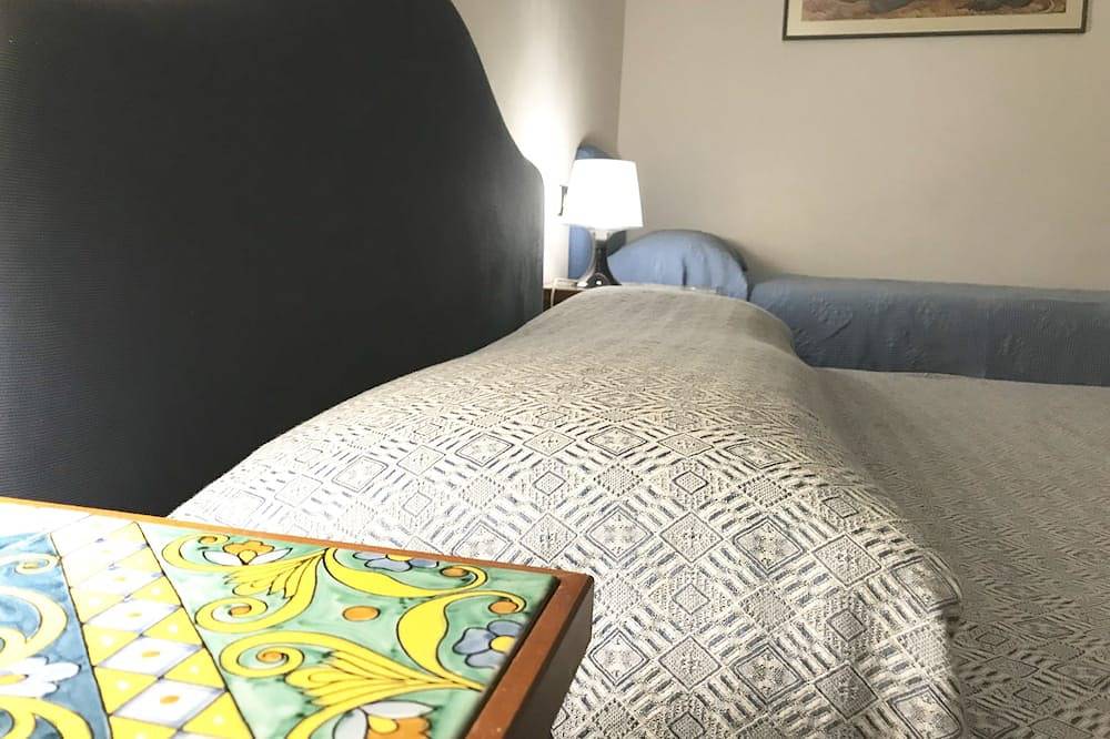 Ganze Wohnung, Casa Mario Central Apart 4-5 beds, 700mt from the beach Wifi connection. in Terracina, Pontinische Ebene