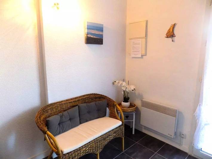 Location de vacances pour 4 personnes, avec terrasse ainsi que vue et piscine dans Courlay Sur Mer - 2