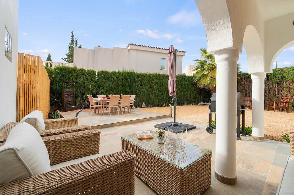 Entire apartment, Ashanti Zen Garden Deluxe (Altea Region) in Bello Horizonte (Alicante), Costa Blanca