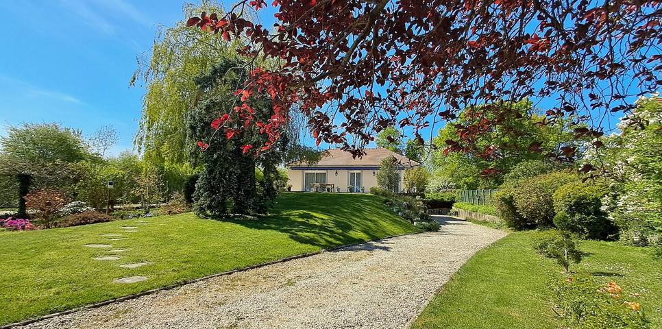 Gîte pour 6 personnes, avec piscine ainsi que terrasse et jardin à Vendeuvre-sur-Barse