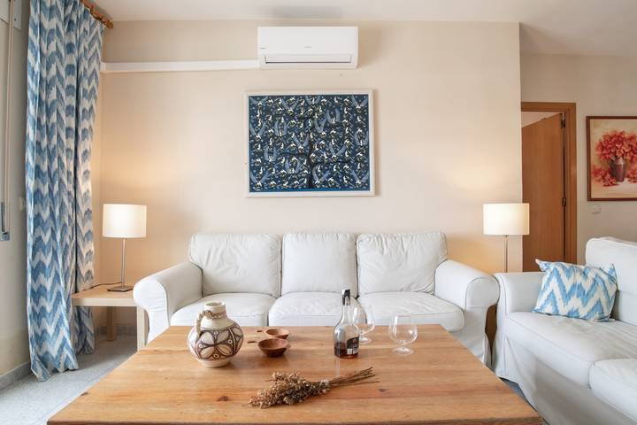 Appartement entier, Appartement 'Vues sur la Fontanilla Familles Uniquement' avec Terrasse, Wi-Fi et Climatisation in Playa de los Bateles (Conil de la Frontera), Conil de la Frontera
