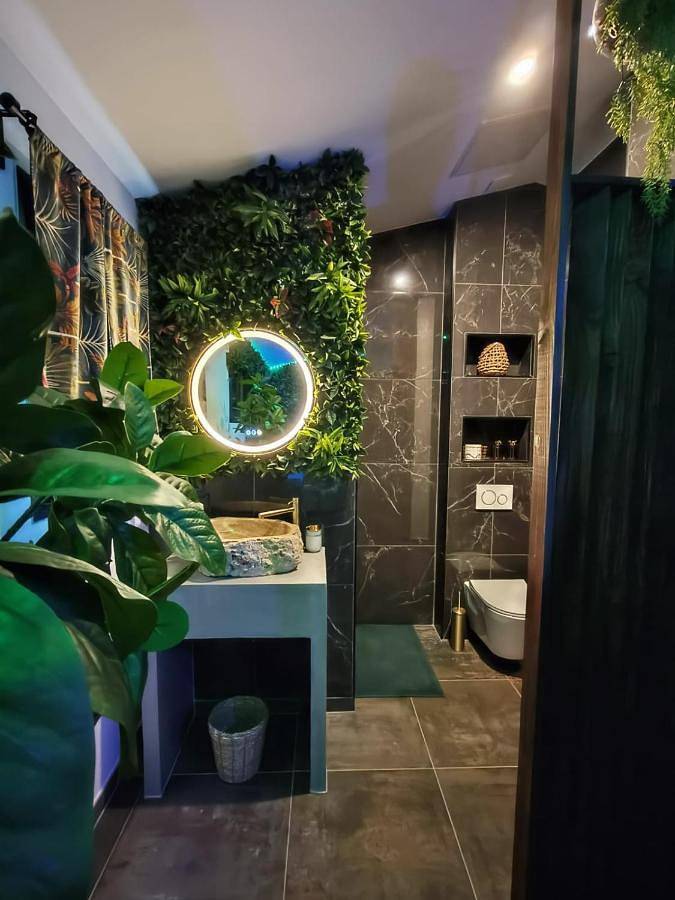 Hôtel pour 2 personnes, avec Jacuzzi et Terrasse ainsi que Jardin et Vue à Rognac