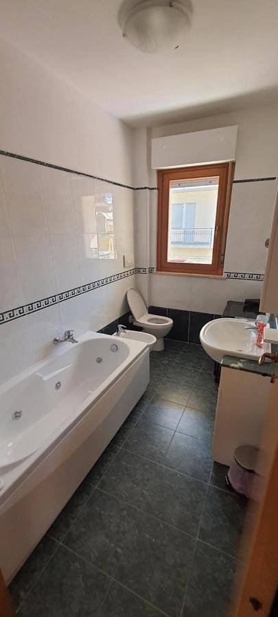 Appartamento intero, Two-Bedroom Apartment in San Benedetto del Tronto, Riviera delle Palme