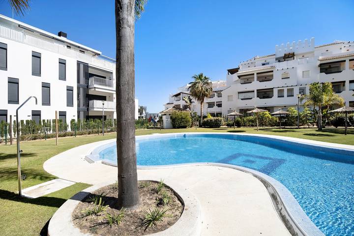 Entire apartment, Apartment Punta Candor close to the Beach with Pool, Terrace & Wi-Fi in Playa de Punta Candor (Rota), Rota