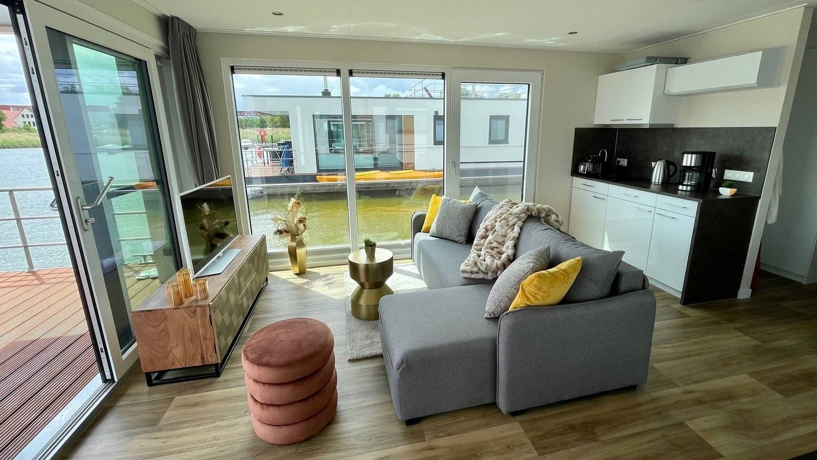 Hausboot Sunday in Ribnitz, Ribnitz-Damgarten