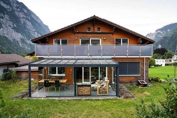 Ferienwohnung für 4 Personen, mit Balkon und Terrasse sowie Ausblick in Glarus - 2