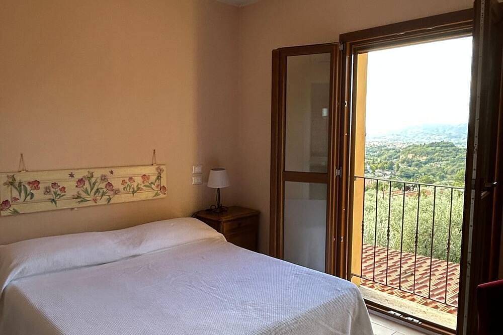 Villa Martinelli Valdibrana with stunning swimming pool for the exclusive use of guests. in Pistoya, Provincia de Pistoia