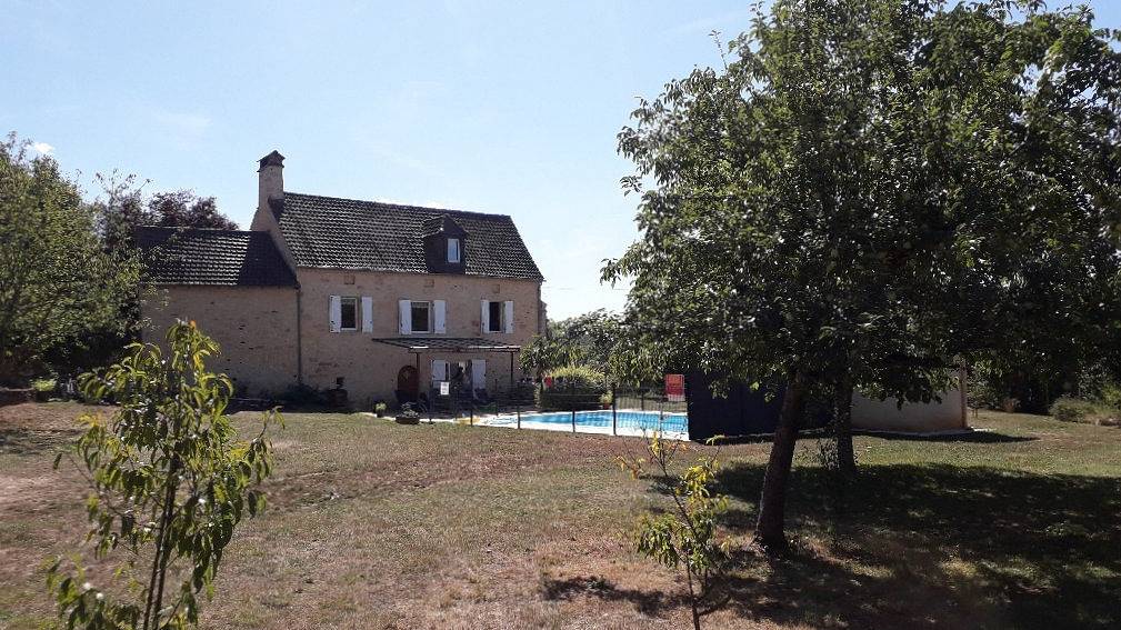 Bastide avec piscine privée, 10 min Sarlat in Saint-Cirq-Madelon, Lot