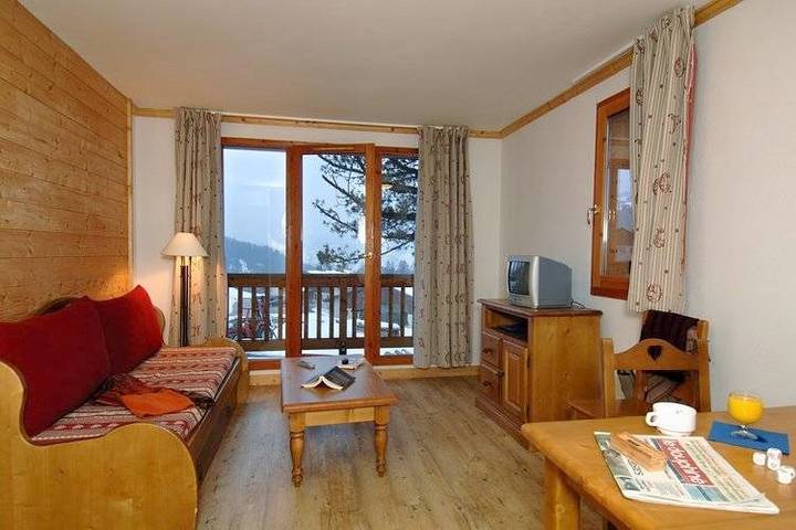 Chalet pour 6 personnes, avec piscine ainsi que balcon/terrasse et sauna, animaux acceptés à Notre-Dame-de-Bellecombe