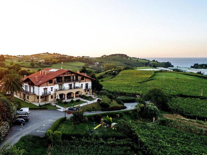 Maison de campagne pour 2 personnes, avec Balcon et Terrasse ainsi que Jardin et Vue à Getaria