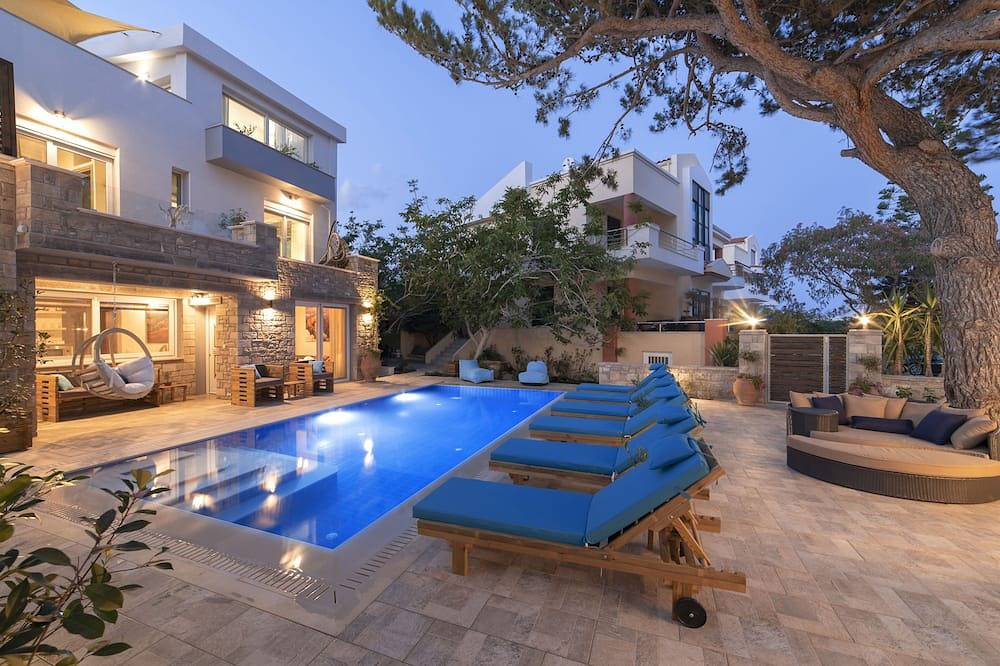 Paradisos 14 bedroom luxury garden villa estate next to beach in Koutsouras, Lasithi