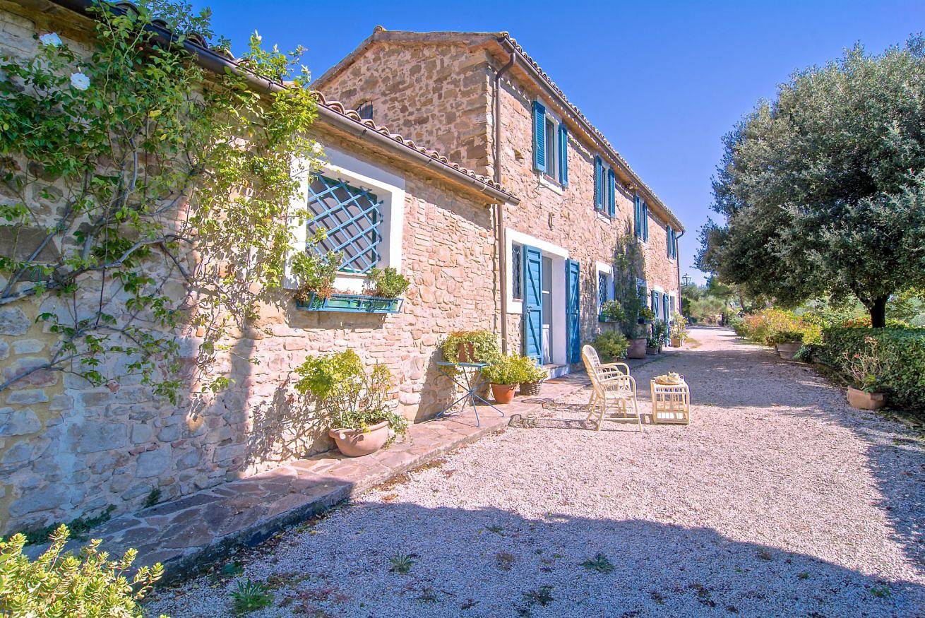 Villa Saragano by Mmega in Gualdo Cattaneo, Perugia e dintorni