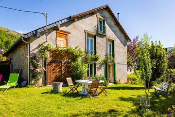 Gîte pour 8 personnes, avec jardin et balcon, animaux acceptés à Boussenac