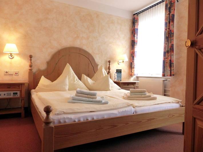 Hotel für 2 Personen, mit Whirlpool und Pool sowie Sauna in Thermalbad Wiesenbad - 4