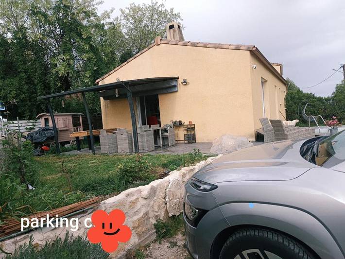 Location de vacances pour 6 personnes, avec terrasse ainsi que piscine et jardin à Saint-Geniès-de-Malgoirès - 3