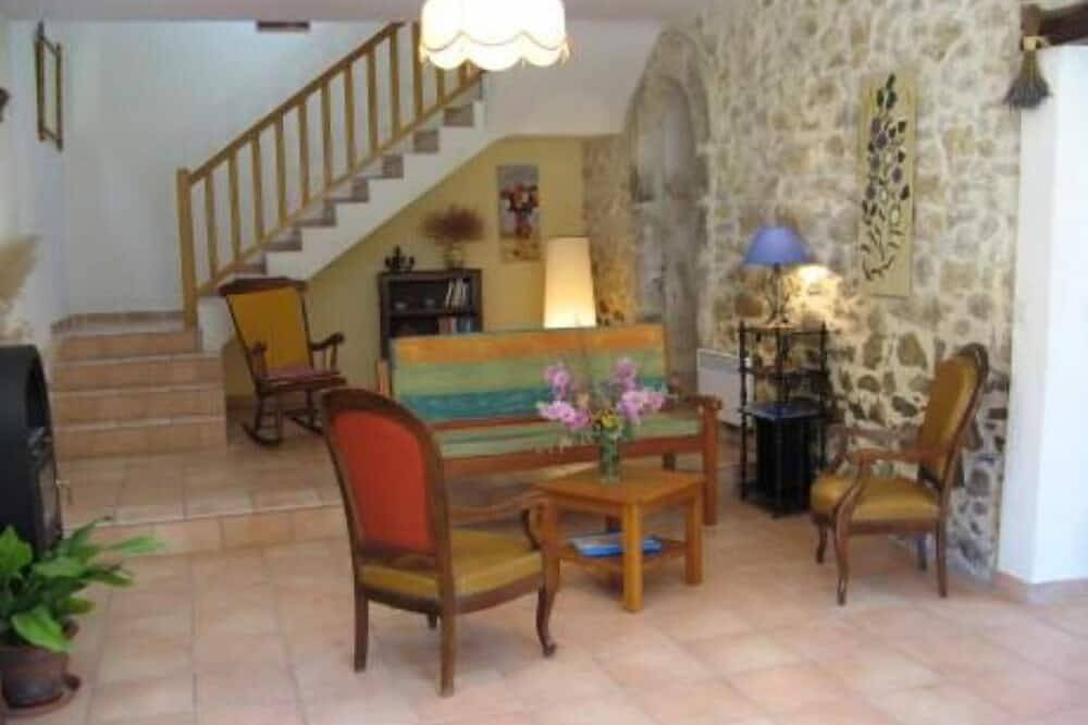Entre Provence et Ardèche, gîte du mas chazel proche d'uzès et Nîmes in Lussan, Région de Nîmes