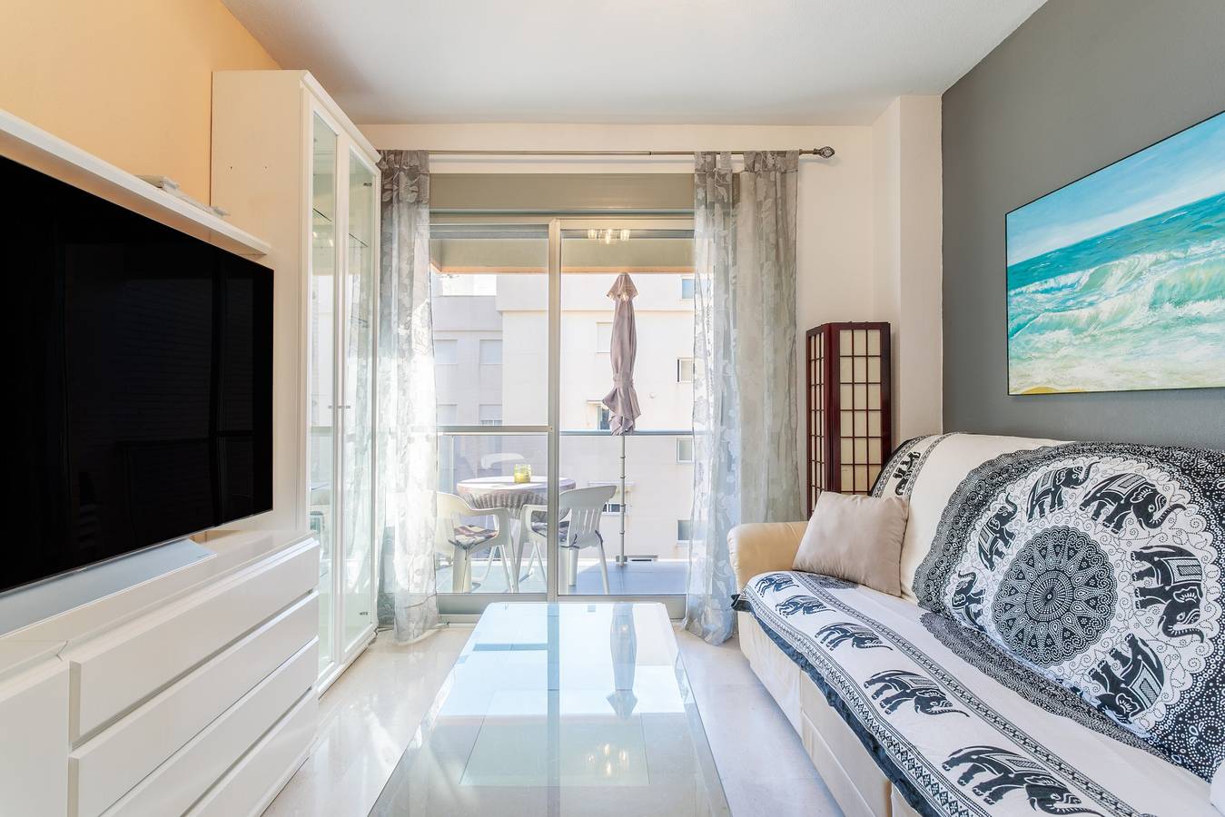 Apartamento entero, Apartamento 'Tu Descanso En La Playa' con piscina compartida, Wi-Fi y aire acondicionado. in San Juan Playa (Alicante), Costa Blanca