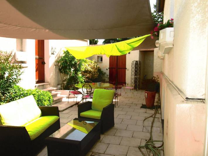 Location de vacances pour 2 personnes, avec Terrasse et Jardin ainsi que Piscine et Vue à Craponne