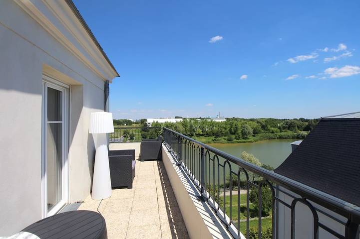 Gîte pour 10 personnes, avec Terrasse à Serris