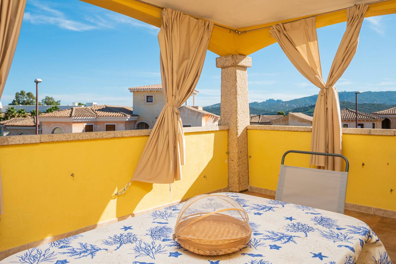 Maison de vacances 'Seahouserent' avec grande terrasse vue mer, jardin et Wi-Fi in Cannigione, Arzachena