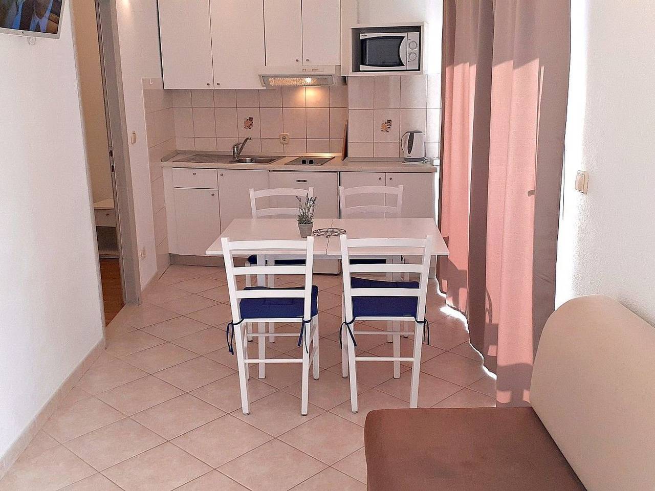 Ganze Wohnung, Mit Terrasse und herrlichem Ausblick in Baska Voda, Makarska Riviera