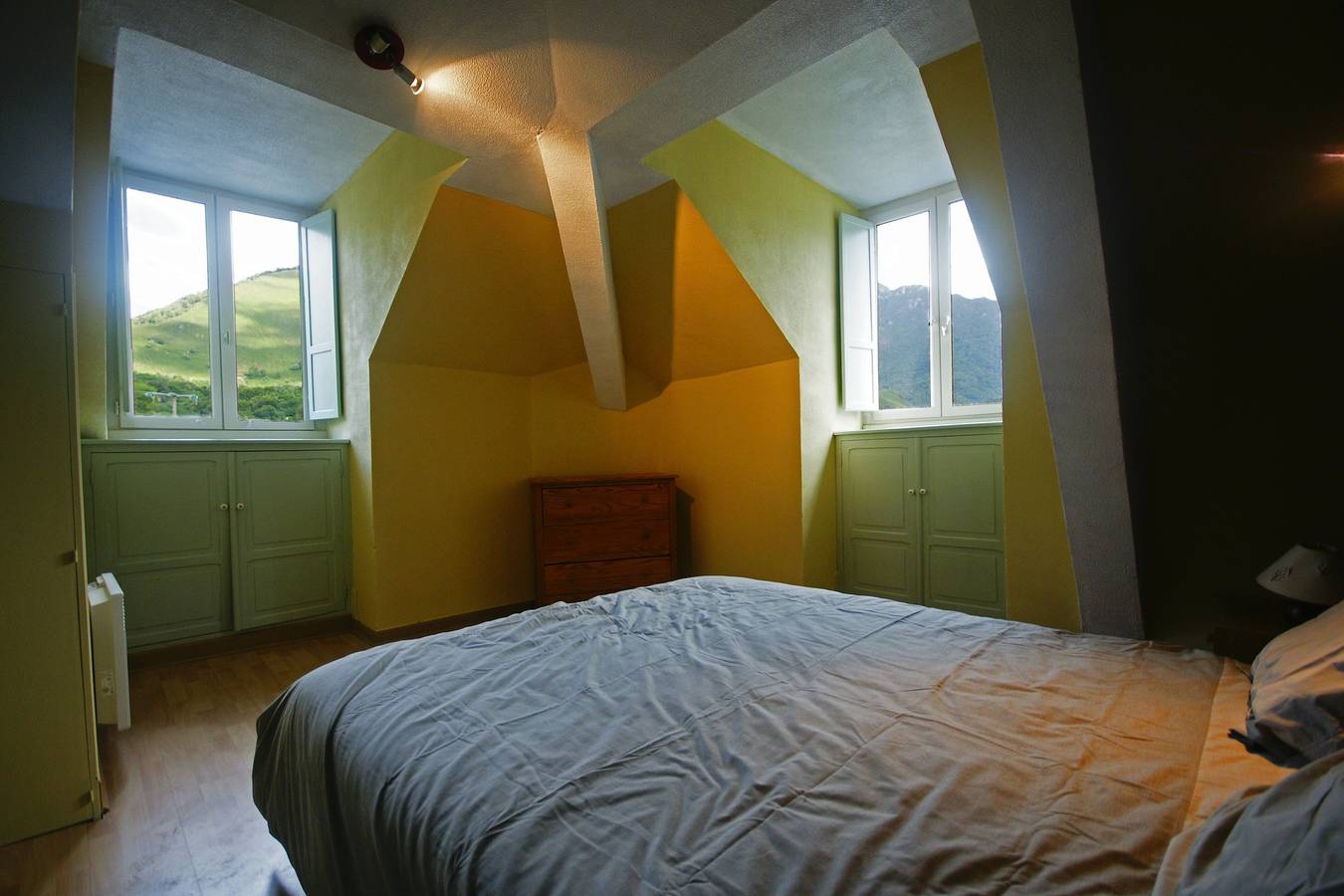 Entire apartment, Au nid du gypaéte (oiseau local) in Bedous, Béarn