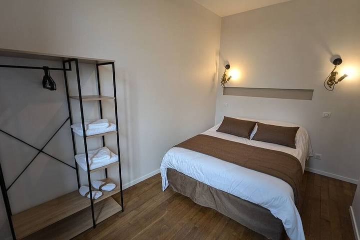 Gîte pour 15 personnes, avec Jardin dans Lorcy - 2