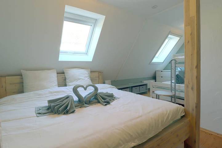Ganze Wohnung, Ferienhaus Rhingass große, ruhige Familien-Oase 20 Min. bis zum Europapark in Sasbach am Kaiserstuhl, Kaiserstuhl