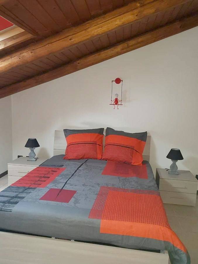 Appartement entier, Rouge et Noir in Saint-Vincent, Comune di Saint-Vincent