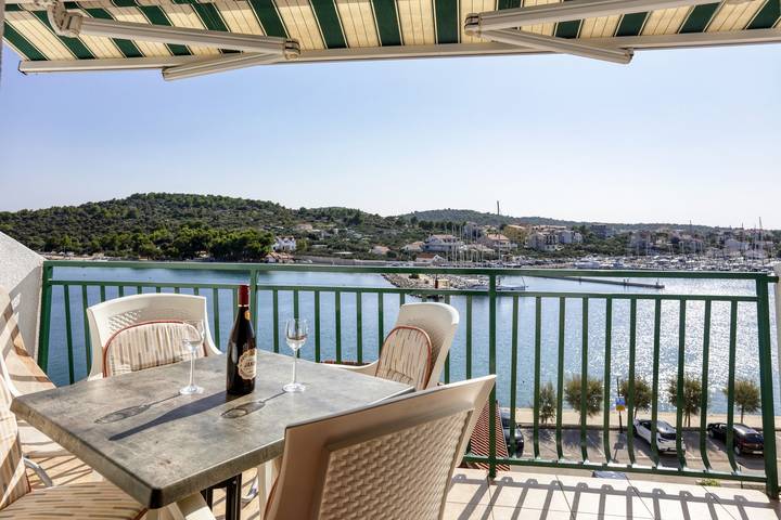Ferienwohnung für 2 Personen, mit Balkon/Terrasse auf Murter