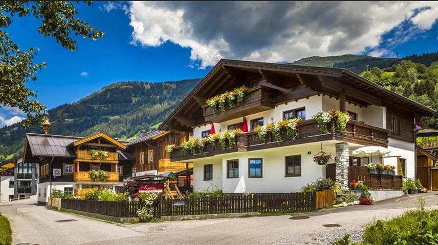 Ferienwohnung für 4 Personen, mit Ausblick und Garten in Dorfgastein