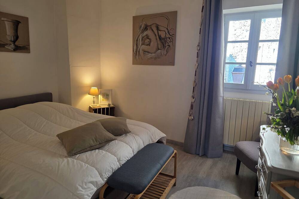 Entire apartment, Le petit Beaucet: Elegance and gentle living in the heart of Provence in Le Beaucet, Parc naturel régional du Mont-Ventoux