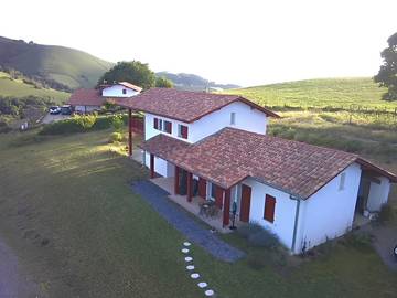 Gîte pour 4 personnes, avec terrasse à Hasparren