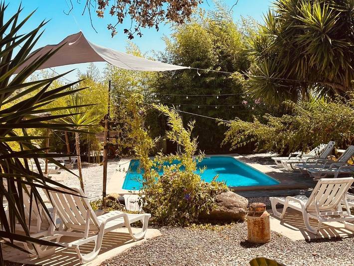 Pousada para 4 pessoas, com jardim e piscina em 