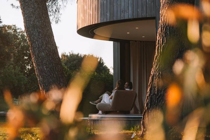 Hôtel pour 4 personnes, avec Terrasse et Jardin ainsi que Piscine et Vue à Pertuis