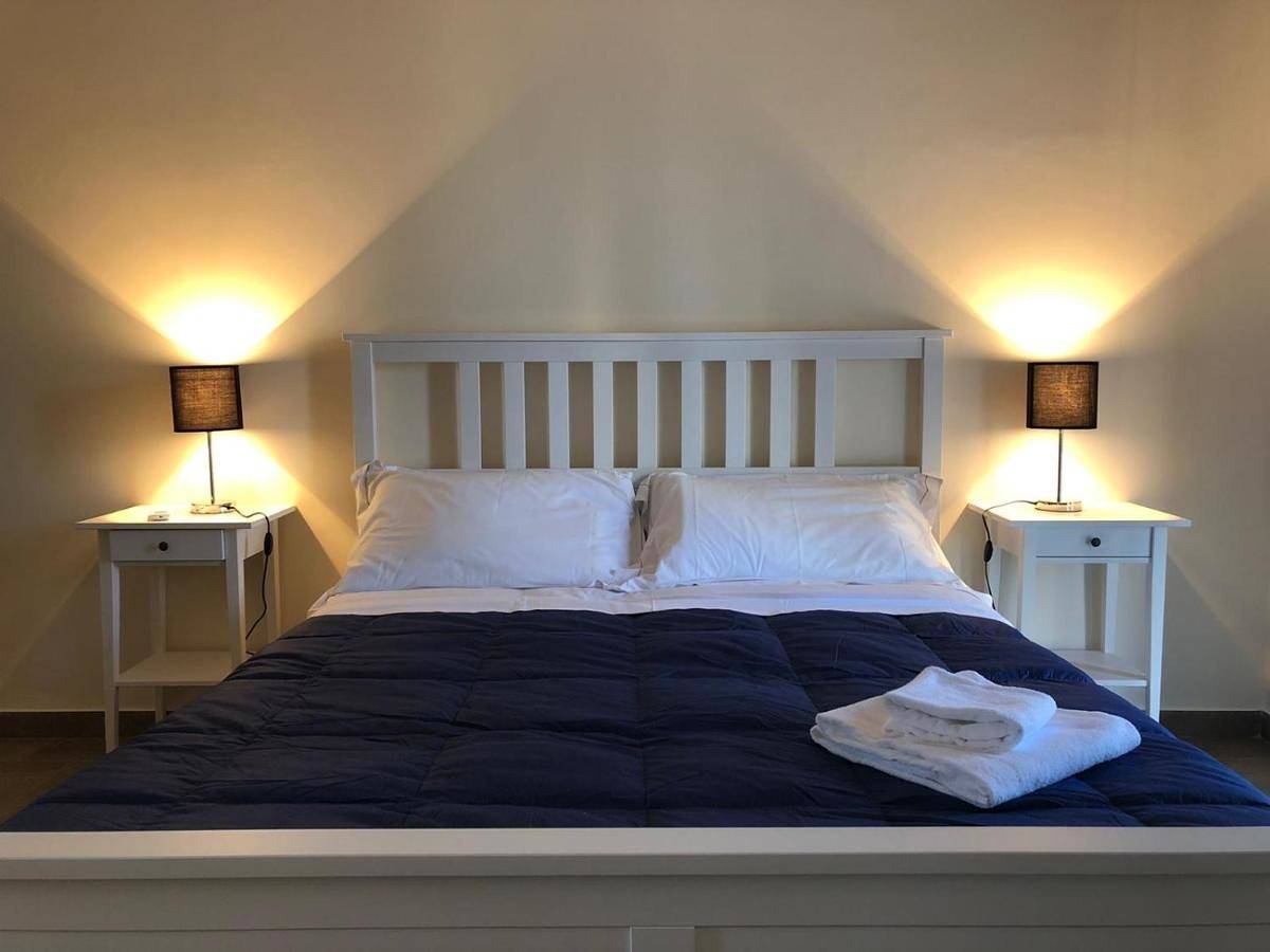 Three-Bedroom Apartment in Catania, Catania e dintorni
