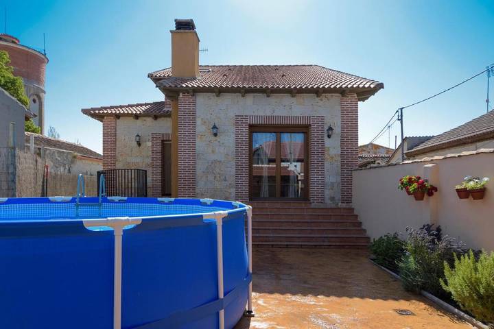 Casa de vacaciones para 12 personas, con terraza además de vistas y piscina, Se admiten mascotas - 1