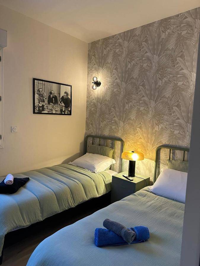 Location de vacances pour 2 personnes, avec Terrasse et Jardin ainsi que Piscine et Vue à Saint-Xandre - 2