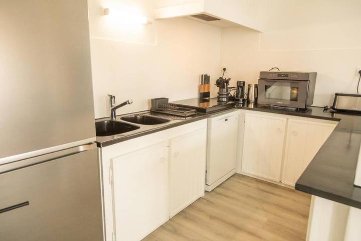 Location de vacances pour 8 personnes, avec jardin ainsi que piscine et vue dans Plage de la Cible - 3