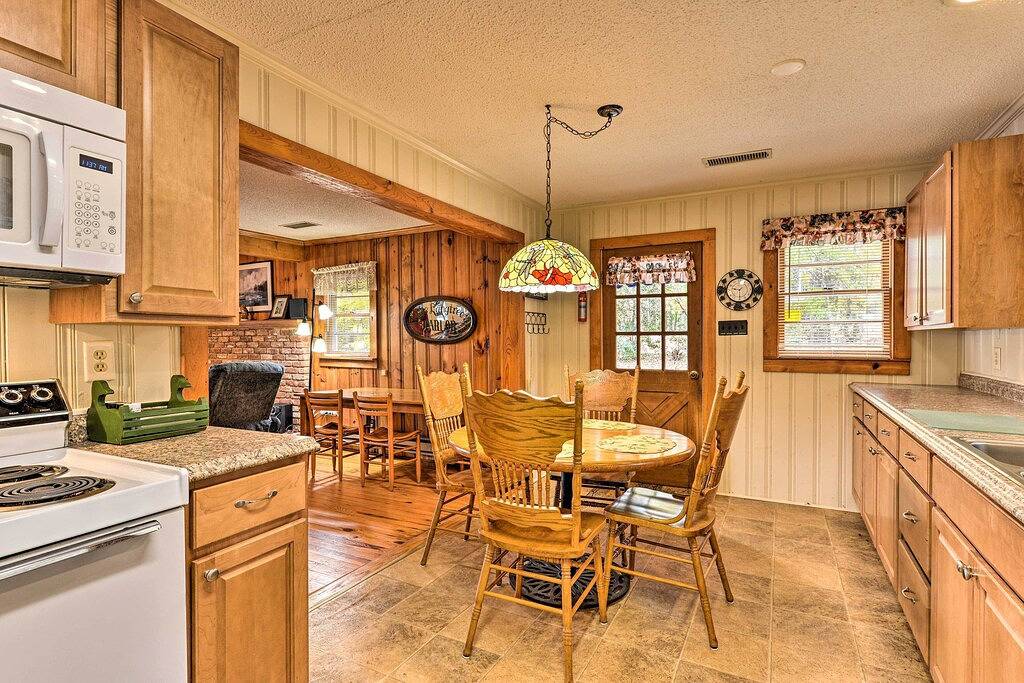 Neu! Lakefront Cottage - Schwimmen, Boot, Fisch & Golf! in Mayhew, Lake Norman