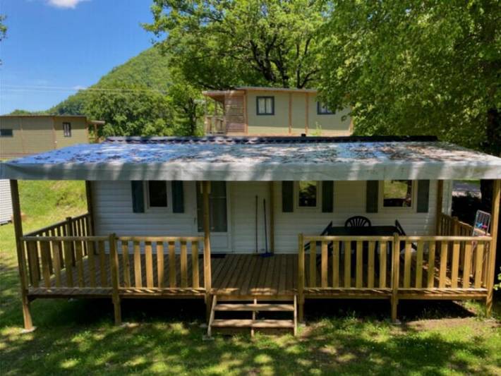 Camping für 4 Personen, mit Kinderpool in der Auvergne - 2