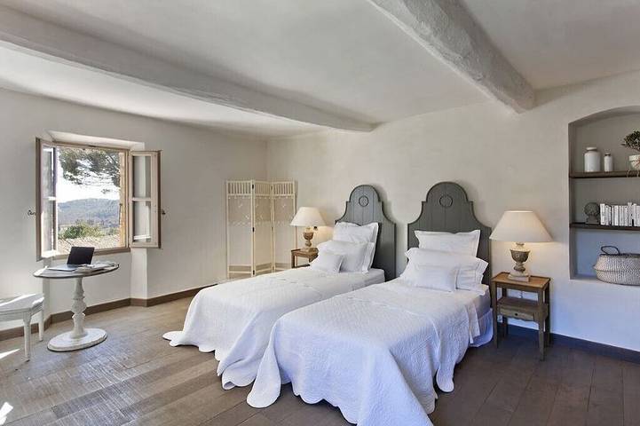 Location de vacances pour 12 personnes, avec jardin à Seillans - 4