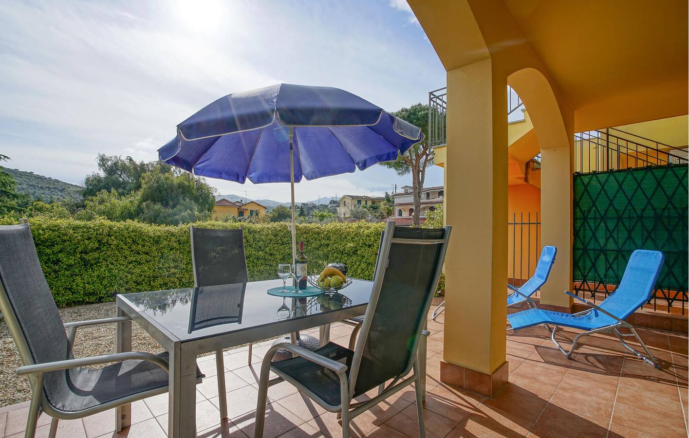 Modernes Apartment mit Terrasse, Garage & WiFi - Nähe Strand & Restaurants in Caramagna Ligure, Imperia