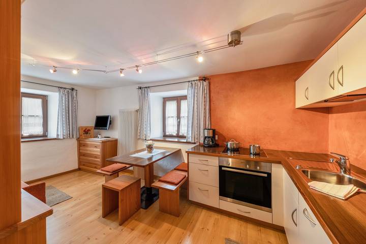 Entire apartment, Holiday Apartment "Florerhof Ferienwohnung Rose" with Mountain View, Sauna & Garden in Völs am Schlern, Dolomiti Superski