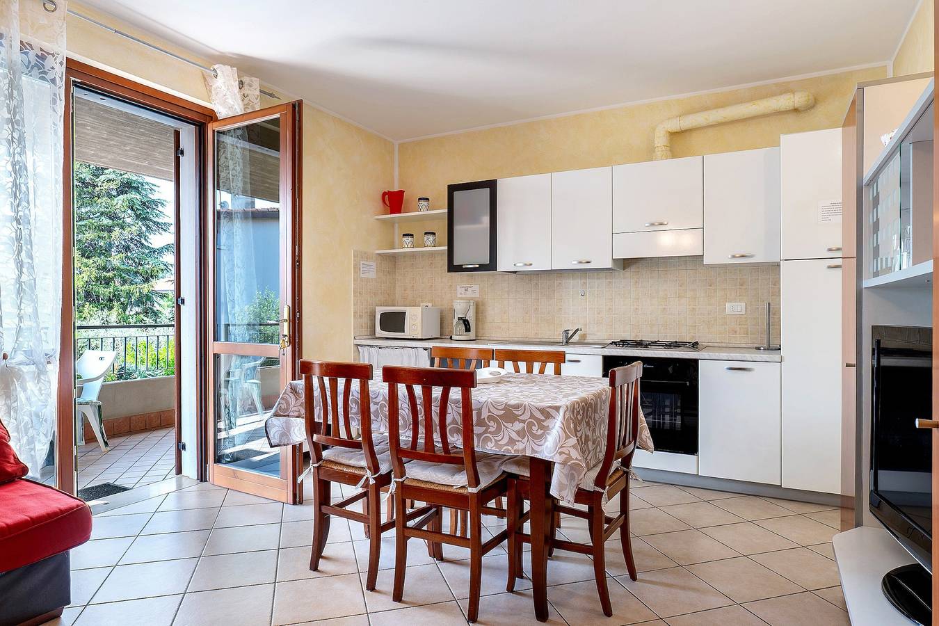 Ganze Wohnung, Apartment 'Gigli Vista Lago' mit Seeblick, Wlan und Klimaanlage in Lazise, Gardasee-Berge
