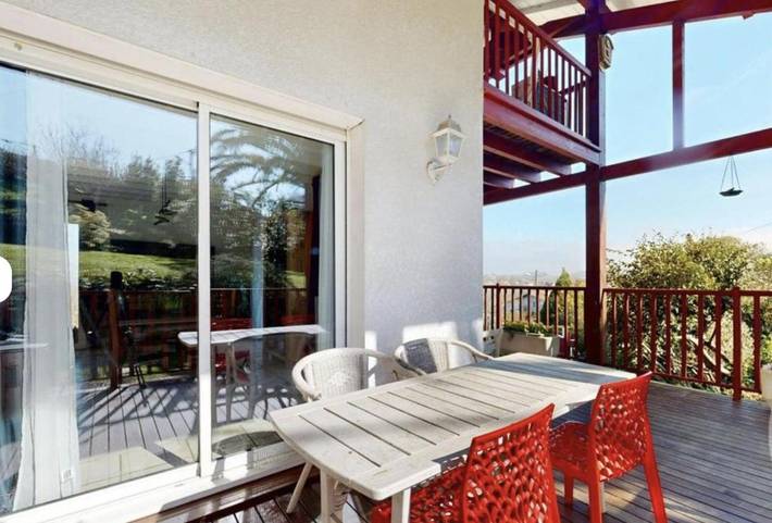 Location de vacances pour 6 personnes, avec vue et jardin, animaux acceptés à Villefranque - 4