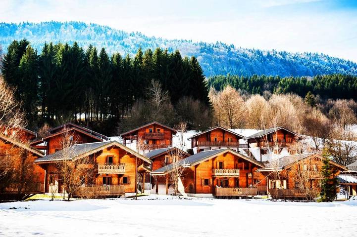 Parc de vacances pour 8 personnes, avec piscine ainsi que balcon et sauna dans les Alpes francaises - 3