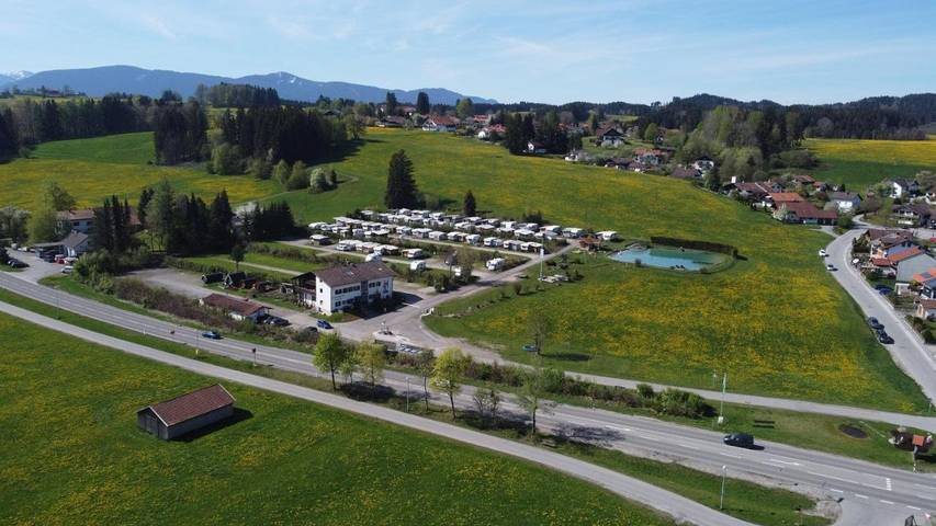 Ferienwohnung für 2 Personen, mit Terrasse und Pool sowie Ausblick in Rottenbuch