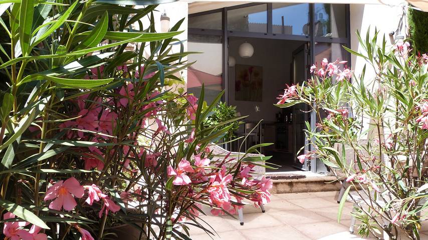 Gîte pour 2 personnes, avec terrasse et jardin