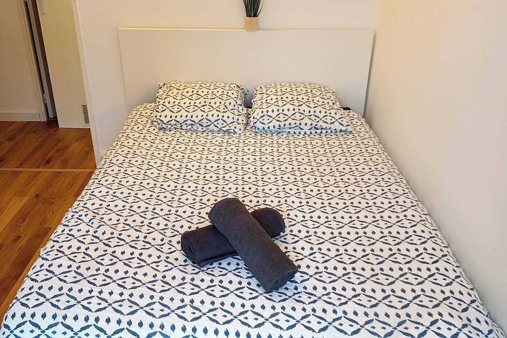 Entire apartment, Excalibur: 4 Bedrooms - Puy du fou - near train station in Cholet, Cholet region